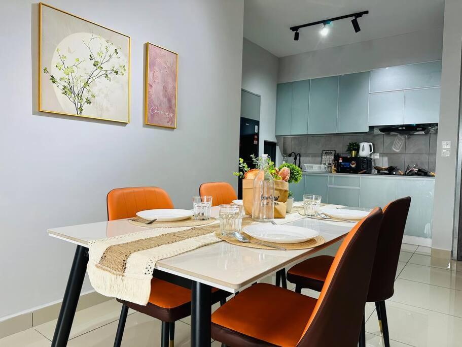 Apartment Mva17#family 8pax 3 M Vertica Velocity Mall Cheras Ikea Mytown Short Walk To Mrt & Lrt Maluri Kuala Lumpur