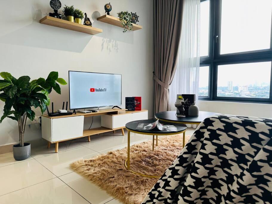 Apartment Mva17#family 8pax 3 M Vertica Velocity Mall Cheras Ikea Mytown Short Walk To Mrt & Lrt Maluri Kuala Lumpur